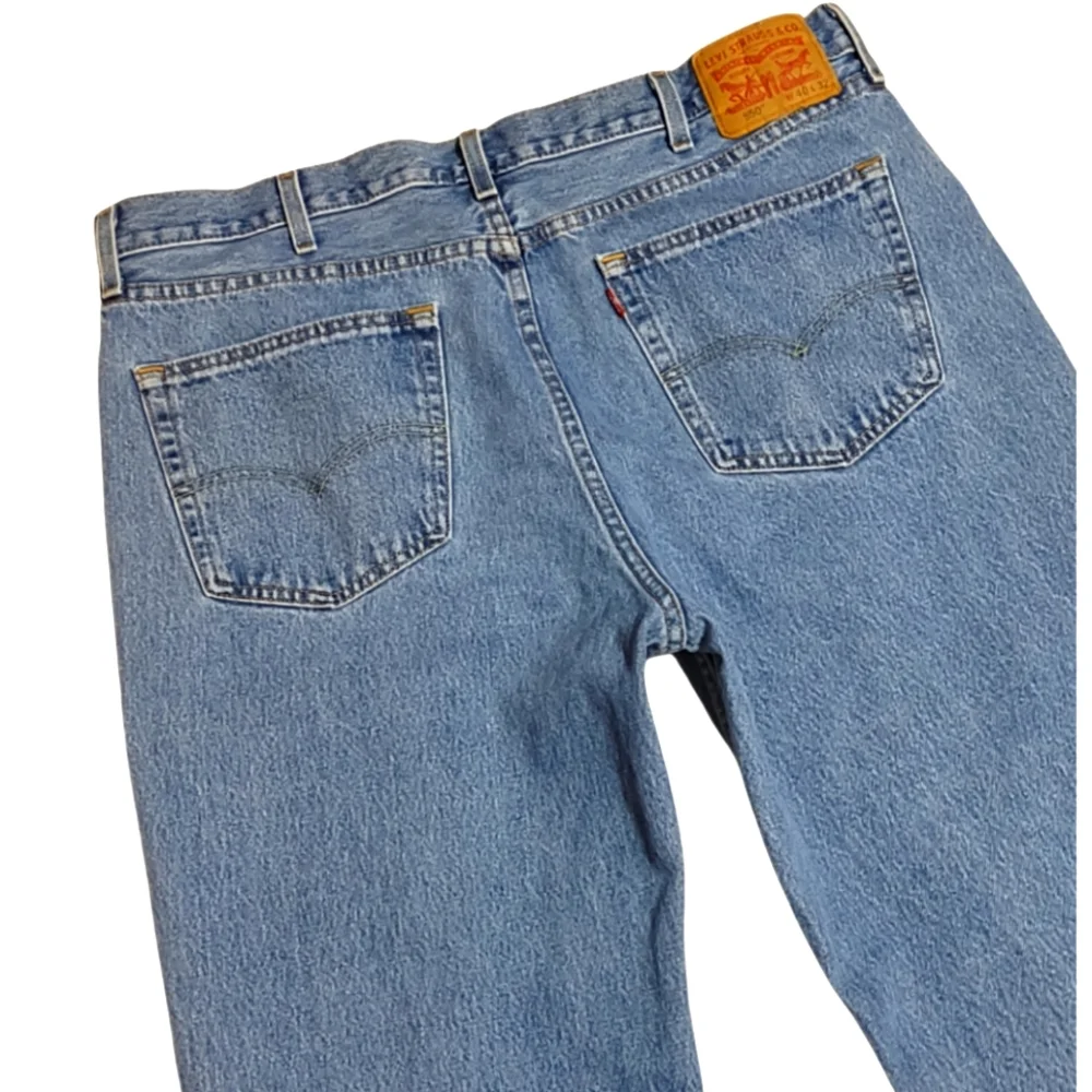 Men's Levi's Blue Jeans 550 Size 40x32 Relaxed Fit Straight Leg